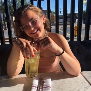 Meet your Posher, Maria